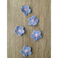 Hímzett kis virág, kék-rózsaszín 2,4cm