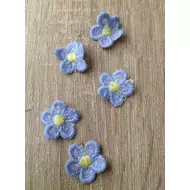 Hímzett kis virág, kék-sárga 2,4cm